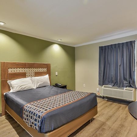 Budgetel Inn And Suites Ρόλι Εξωτερικό φωτογραφία