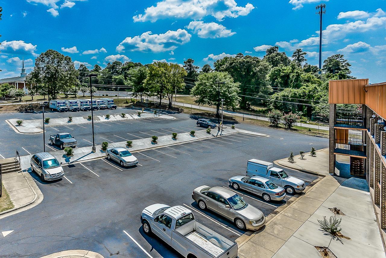 Budgetel Inn And Suites Ρόλι Εξωτερικό φωτογραφία